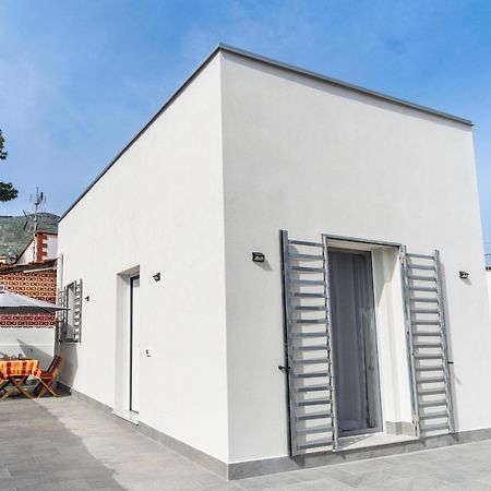 Nika Nika Holiday House Карини Екстериор снимка