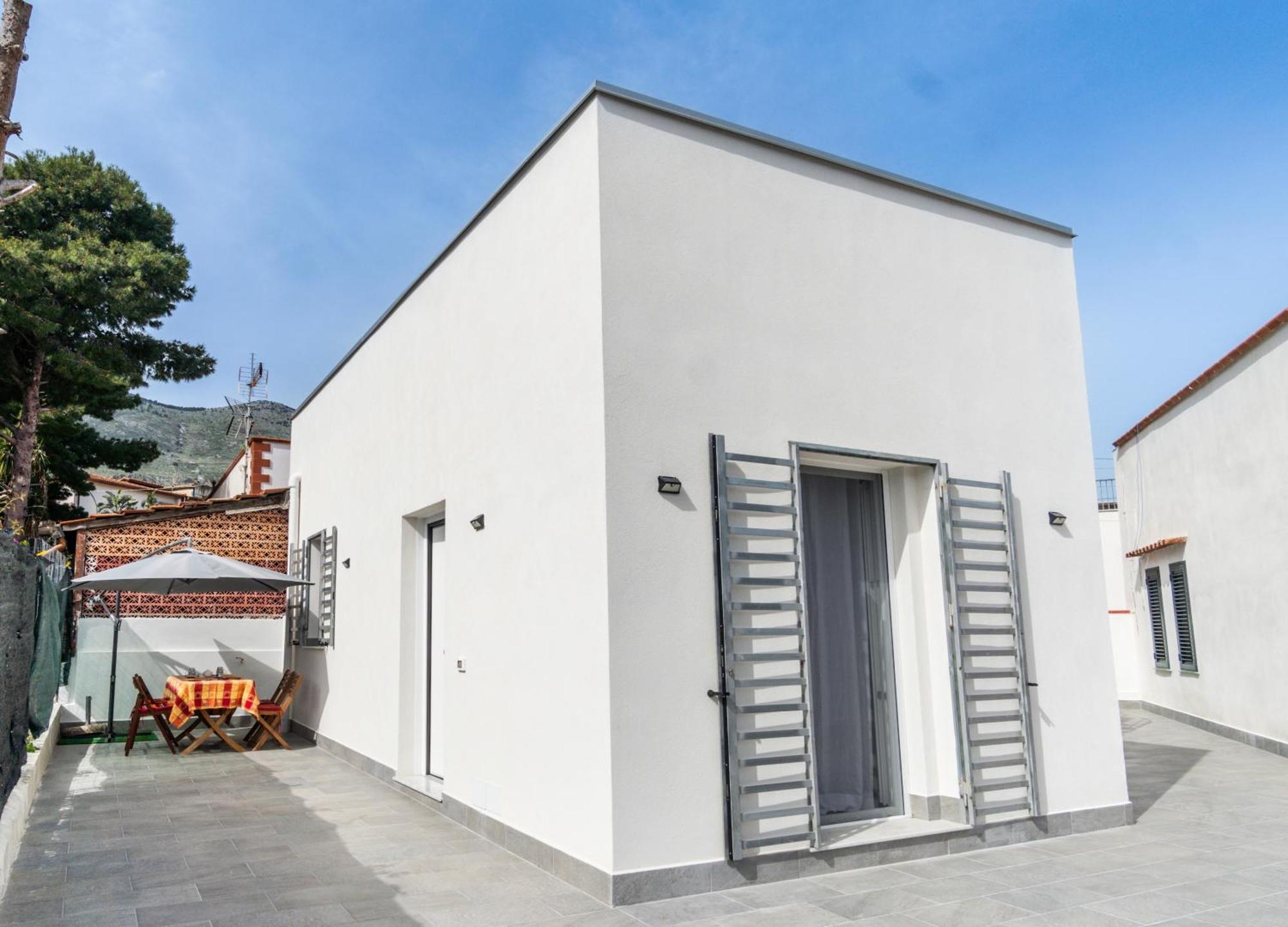 Nika Nika Holiday House Карини Екстериор снимка